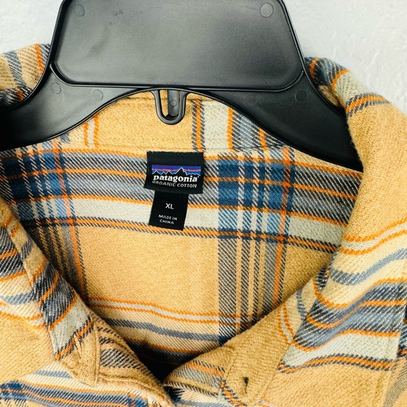 Patagonia Men’s Yellow Blue Plaid Long Sleeve Button Down Shirt - Picture 2 of 7